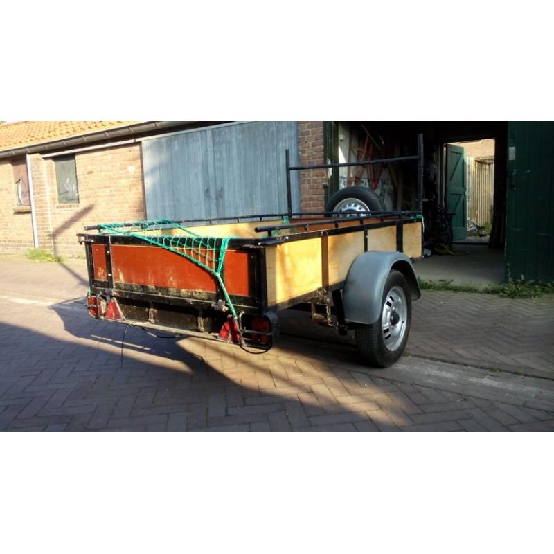 Aanhanger 145x290   Caravan onderstel met oploop rem Vloer maat 2.90x 1.45 dikke aluminium plaat Op goede BANDEN. Moet 