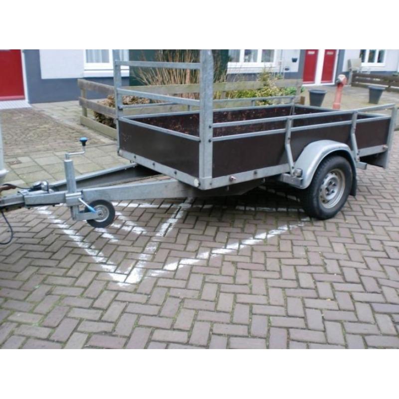 nette aanhangwagen 2,57 x 1,32 gereserveerd   nette aanhangwagen (L) 2,57 x (B) 1,32 neuswiel verlichting inclusief