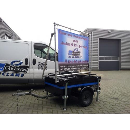 AANHANGER VOOR MOTOR OF BROMMERS   MOOIE BIJNA NIEUWE AANHANGER VOOR MOTOR OF BROMFIETSEN MEE TE VERVOEREN. LENGTE 2.50 BREEDTE 1.55