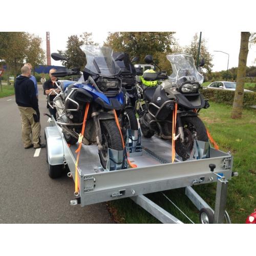 te koop bagagewagen/aanhanger   Goede en makkelijke aanhanger bakmaat 150X100X55 cm inclusief 2 afneembare fietsten,afdekzeil,neuswi