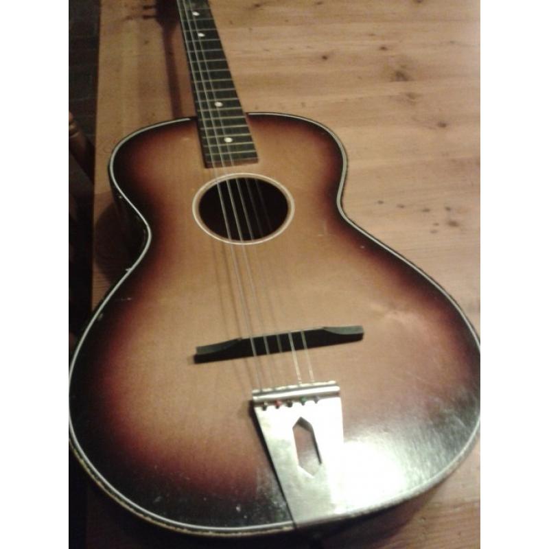 Kinder gitaar acoustische   Kinder acoustische getaar Leeftijd vanaf ongeveer 6 jaar Doe een goed bod en hij is van u  