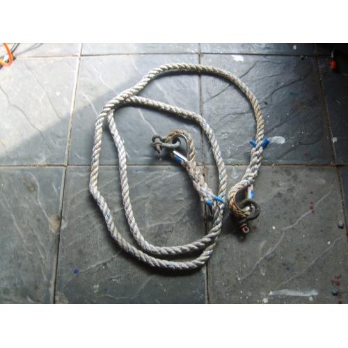 Hoofdsteunen Opel Astra model d voor de achterbank   Hoofdsteunen Opel Astra model d voor de achterbank. poten afstand 21cm . onderdeel nr. 25R-0338004/