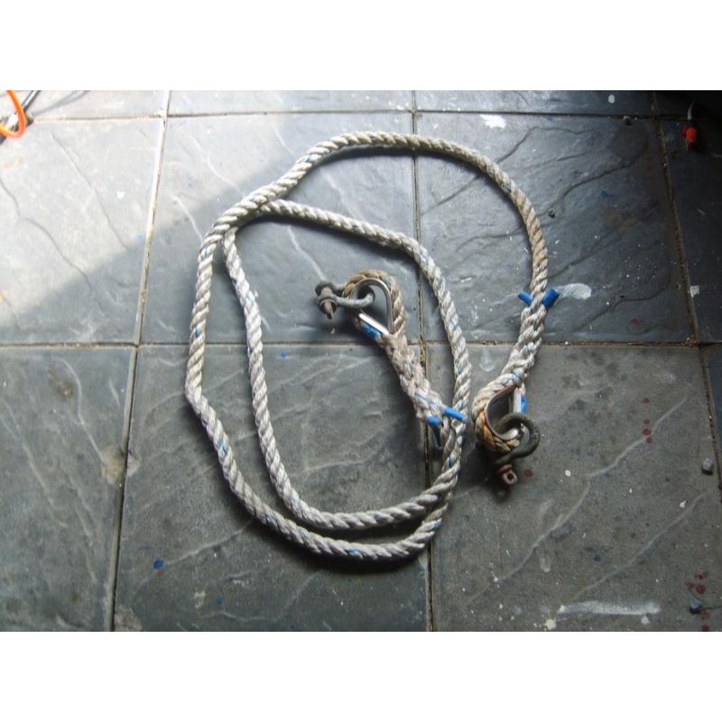 Hoofdsteunen Opel Astra model d voor de achterbank   Hoofdsteunen Opel Astra model d voor de achterbank. poten afstand 21cm . onderdeel nr. 25R-0338004/