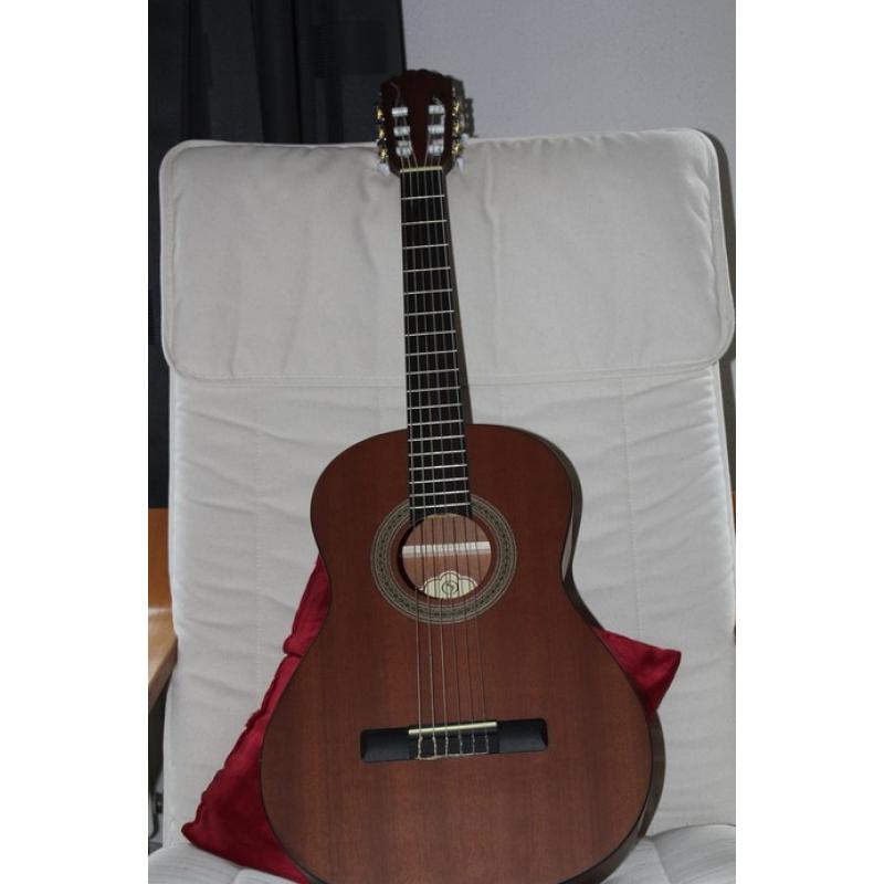 Epiphone FT-120, made ij Japan , serial number 850838  Te koop mooie akoestische gitaar MERK : EPIPHONE TYPE : FT-120 SERIAL NUMBER : 850838 YEAR : ????  