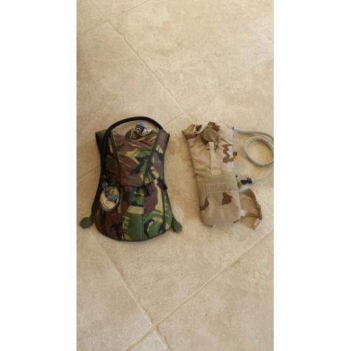 2 nieuwe camelbags inclusief accessoires   2 nieuwe camelbags inclusief accessoires 