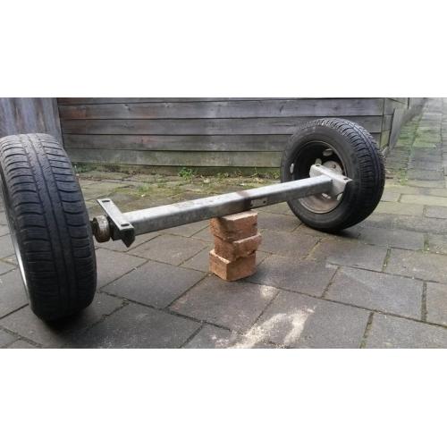 Tk. Aanhangwagen voor motor   De aanhangwagen is geschikt voor een lichte motor, scooter, cross-motor. Lengte aanhangwagen 2.70