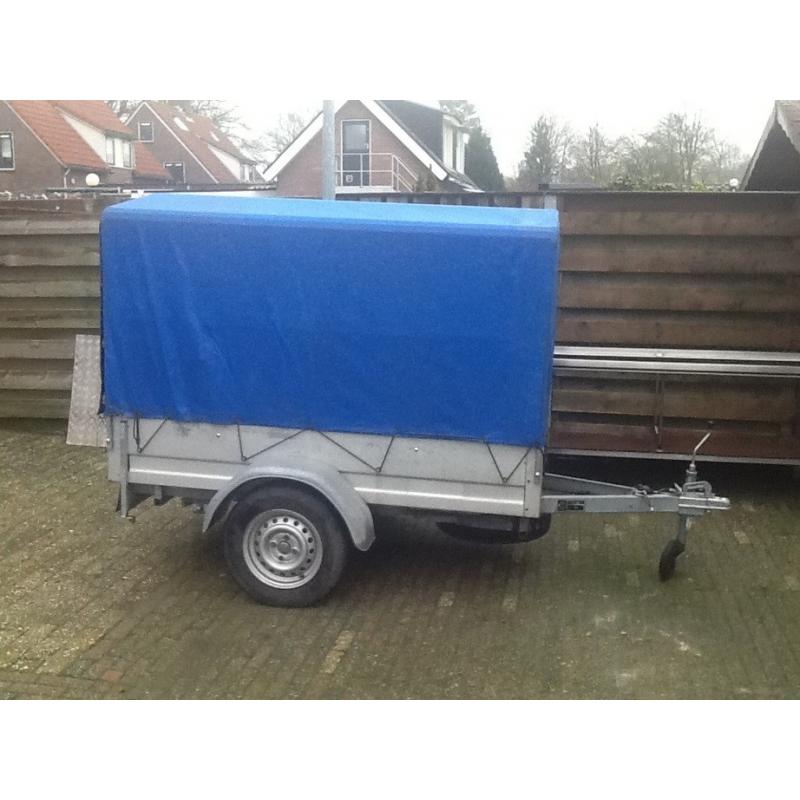 kleine bagagewagen met fiets steunen   Bagagewagen voor op vakantie. In keurige staat. Ideaal voor transport van koffers e.d.. Maat bak is