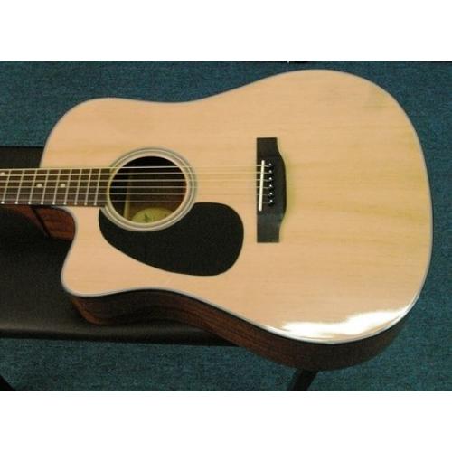 Banjo 1970 KAY 5W/Resonator   Banjo KAY 1970 5W / resonator. 5 snarig. Zeldzaam. Achterkant met speciale American Eagle. Richt