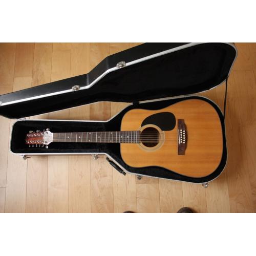 Taylor 316CE LTD   Taylor 316CE Limited Edition Grand Symphonie met expression system. Special Edition van Taylor voo