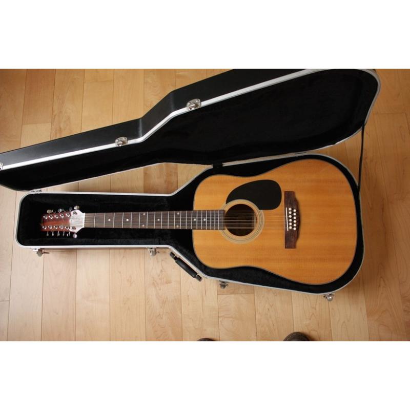 Taylor 316CE LTD   Taylor 316CE Limited Edition Grand Symphonie met expression system. Special Edition van Taylor voo