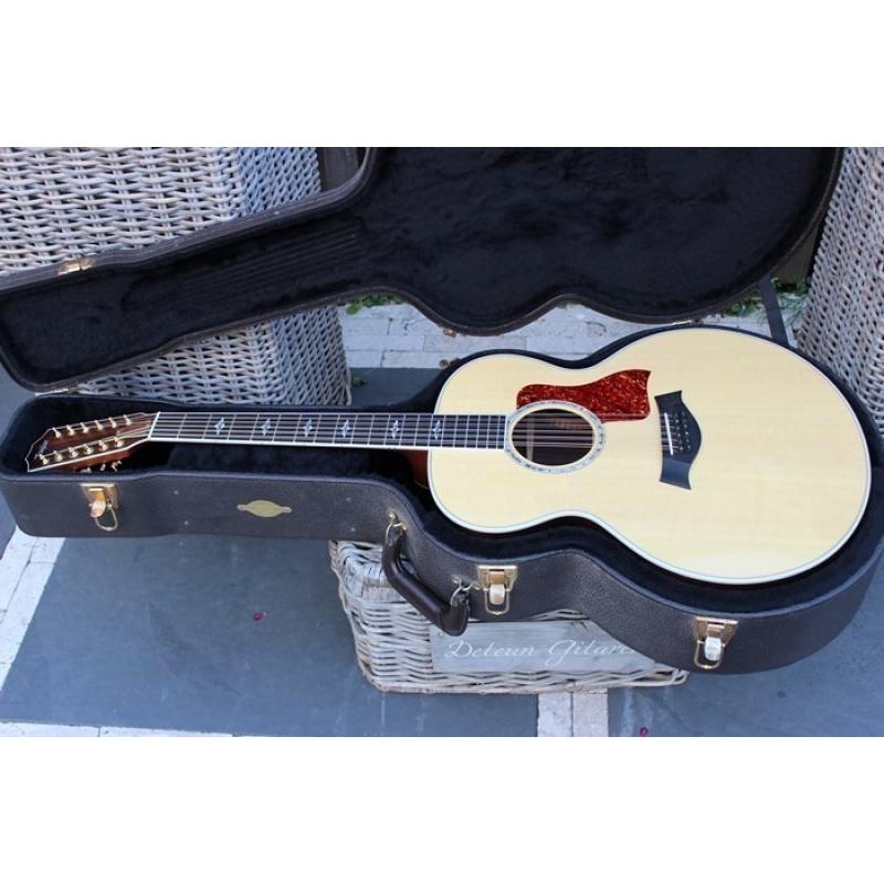 Oude gitaar mogelijk Italiaans  Bespeelbaar gitaartje met ingelegde slagplaat 50,00euro Info 0683708275