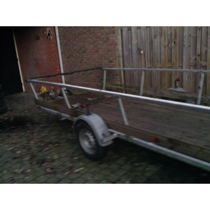 bagagewagen 110x160x90cm   Te koop Bagagewagen aluminium schotten en vloerplaat. Verlichting OK Afmeting 110 breed 160 lang 