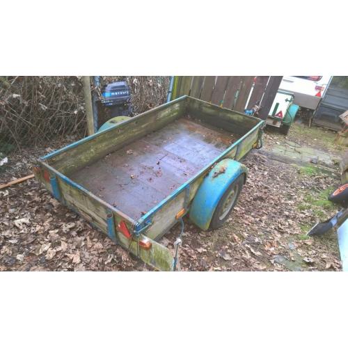 Aanhangwagen gebruikt   * Mooie tandemas aanhanger verkoop ivm overcompleet. * Maten aanhanger 300 x 132 x 150 * Banden 1