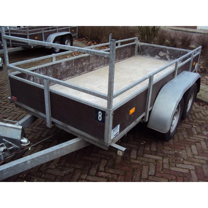 plateau wagen met huif afmeting 4,42x1,70x1,50   plateau wagen met huif afmeting :4,42 x 1,70 x 1,50 merk :anssems Type 2700 kg uitvoering 
