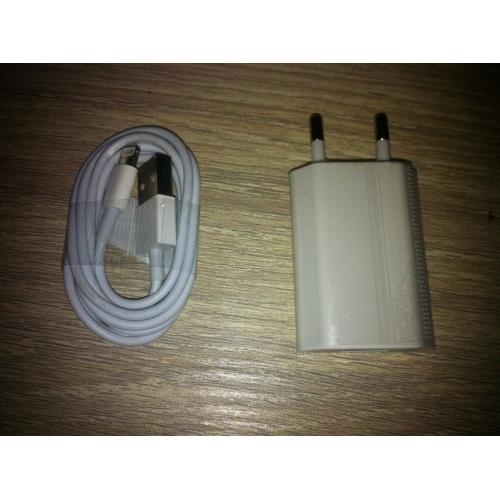 iWalk Extreme Duo 8200 mAh en iWalk Lightning-kabel   Wegens overbodig heb voor verjaardag al andere acculader gehad deze proffesionele lader en lightnin