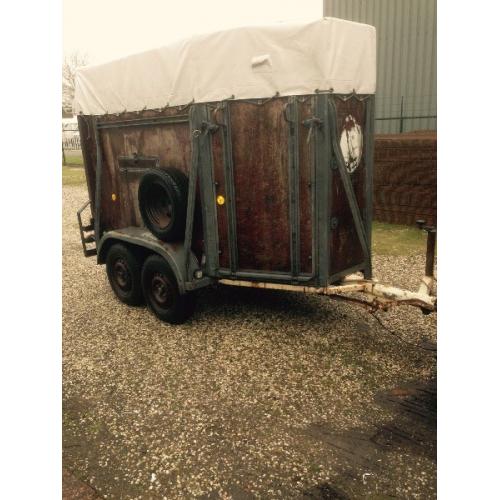 Anssems plateauwagen.   Anssems plateauwagen. Bakmaat uitw.:LxBxH 330x182x22cm Afm. totaal: LxBxH 443x182x92 (excl. k