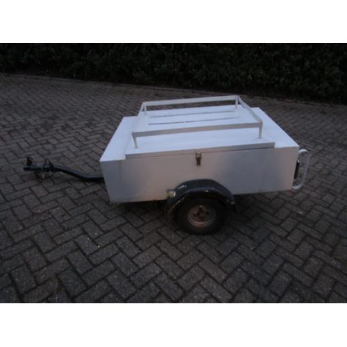 Lichtgewicht Aluminium 4 Mtr. Multi Plateauwagen   Lichtgewicht Aluminium Multi Plateauwagen van 2001 voorzien van: - verlaagd chassis met brede wiel