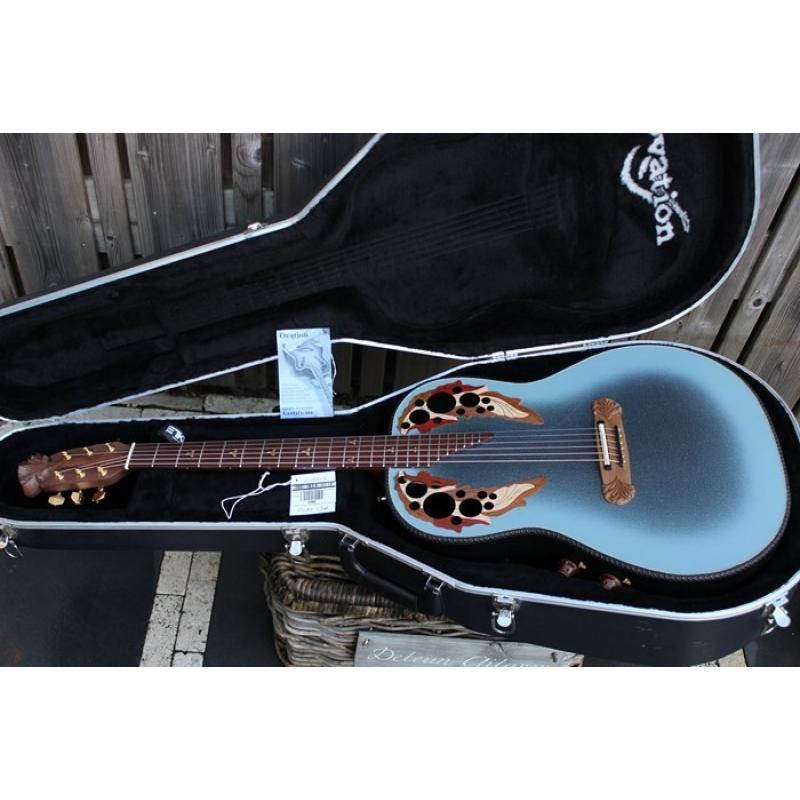 Sigma DR-1ST SB en Recording King RD 26 western semi-akoesti   Let op: twee verschillende semi-akoestische gitaren, 220,- per stuk zonder gigbag, samen 410,- met 