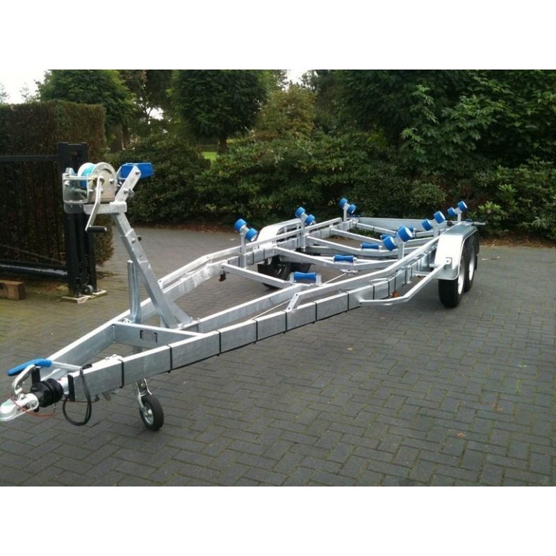 MULTITRANSPORTER AUTOAMBALANCE 3500 KG KIPPER   Te koop mooie MULTITRANSPORTER 3500 kg LAADVERMOGEN 2620 KG MAX MASSA 3500KG BJ 2006 4 NIEUWE BA