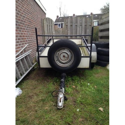 Henra kipper tandemasser kieper dubbelasser   Aktie!! Henra e kipper 301x165x30cm 2700kg tandemas hand bediend 2995,00 301x185x30cm 2700kg tandem