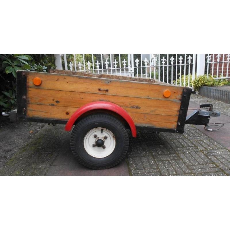 aanhanger te koop   opknapper afm 110x160 voorzien van nieuwe bodem en zijwanden van antislip betonplex nieuwe ko