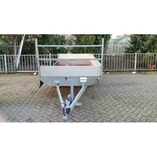 klein aanhangwagentje   Te koop klein aanhangwagentje lengte totaal 1.90 breedte 1.20 Bak binnen maat is lengte 1.20 