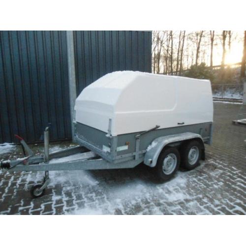 huifaanhangwagen   ruime huifaanhangwagen afmeting: (L) 2,57 x (B) 1,32 x ( H ) 1,50 kleur van de huif grijs  