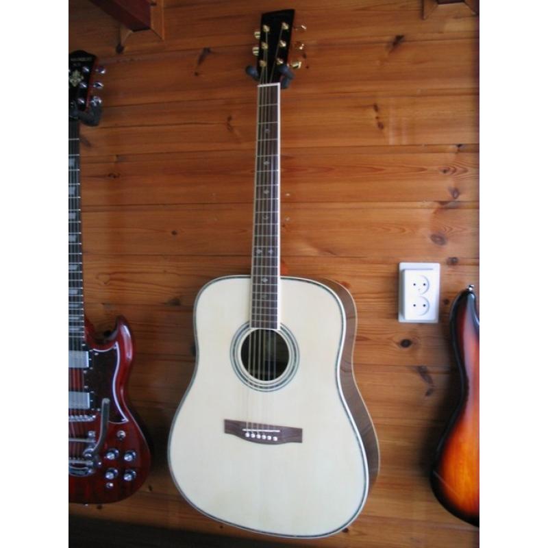 Akoestische western gitaar van Lemarquis N.Y.
 
  Nieuwe western gitaar gitaar van Lemarquis N.Y. LM-D-36-SB/NA in de kleuren sunburst en naturel. -