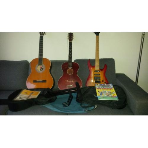 Spaanse/klassieke gitaar in topconditie! Incl. gratis tuner 
 
 Mooie merkloze klassieke gitaar voor beginners Inclusief tas, stemapparaat en extra snaren Erg 