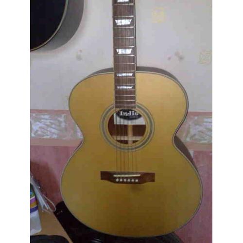 Taylor W65-CE bouwjaar 2005 12 snarig-inruil bespreekbaar   Een schitterende Taylor W65-CE met expression system . Deze 12 snarige gitaar made in USA is