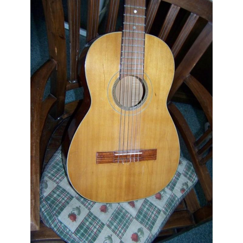 akoestishe gitaar ibanez v300 rosewood
 
  te koop ibanez v300 rosewood akoestische gitaar wat voor de verzamelaar zeldzaam jaren 80 met hardc