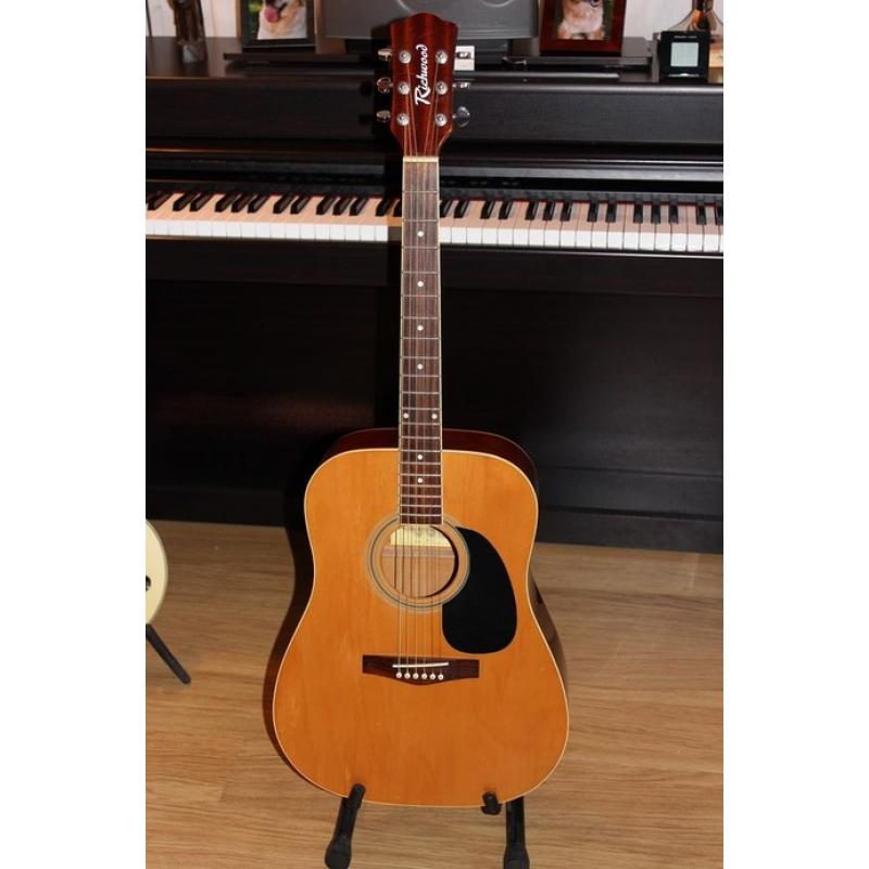 Gitaarles in Zuid-Limburg   Hallo, Ik geef gitaarles voor beginners en al wat gevorderde gitaristen. Zelf speel ik inmiddels 