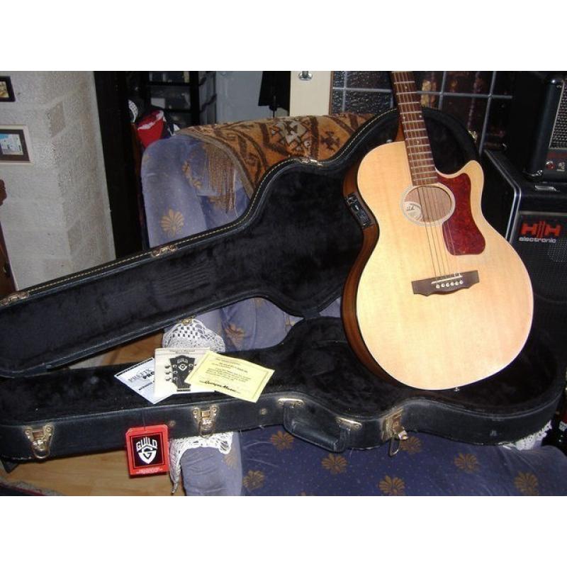 Gitaar guitar   gitaar goed in staat, mist 1snaar voor meer info mailen 