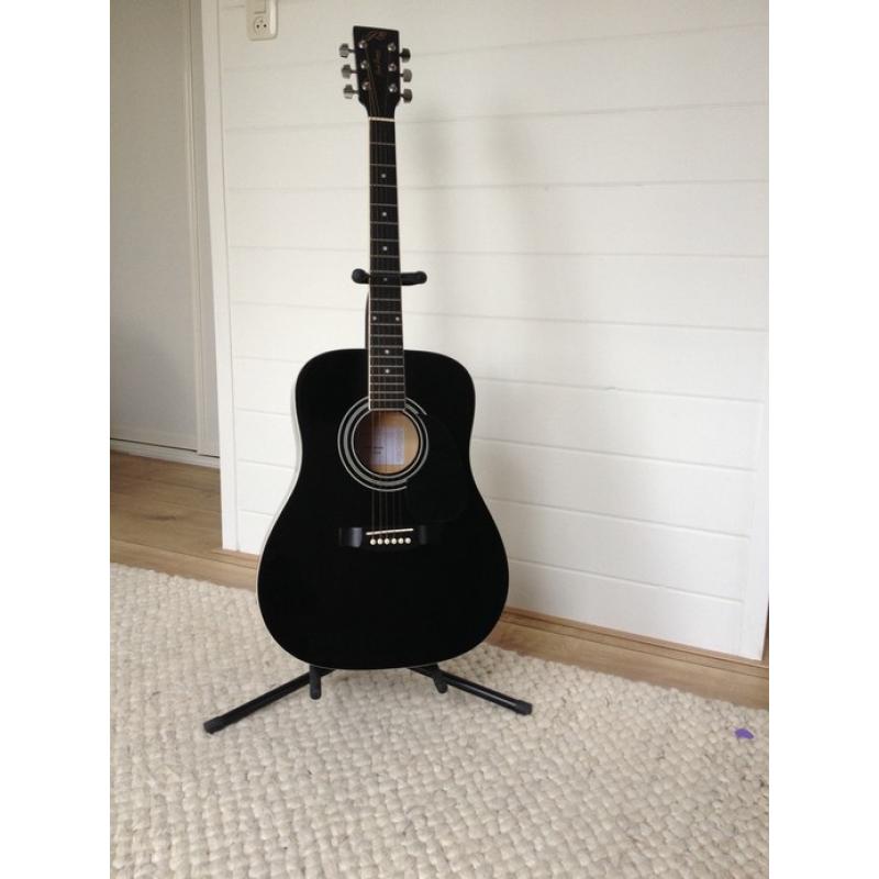Takamine PT-007N 1e A/E van takamine 1980   hier een bijzonder model Takamine de PT-007 Naturel gemaakt in 1980,deze gitaar is mede ontstaan me