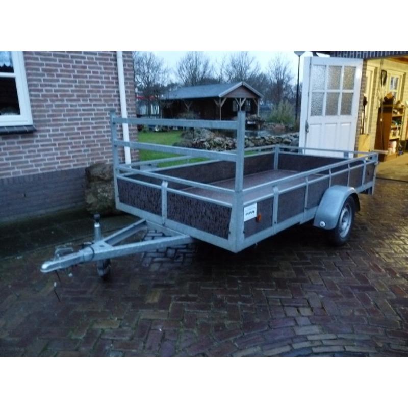 aanhanger onderstel met oplooprem gegalvaniseerd   werkende verlichting,steunwiel. tel;0597-413445 
