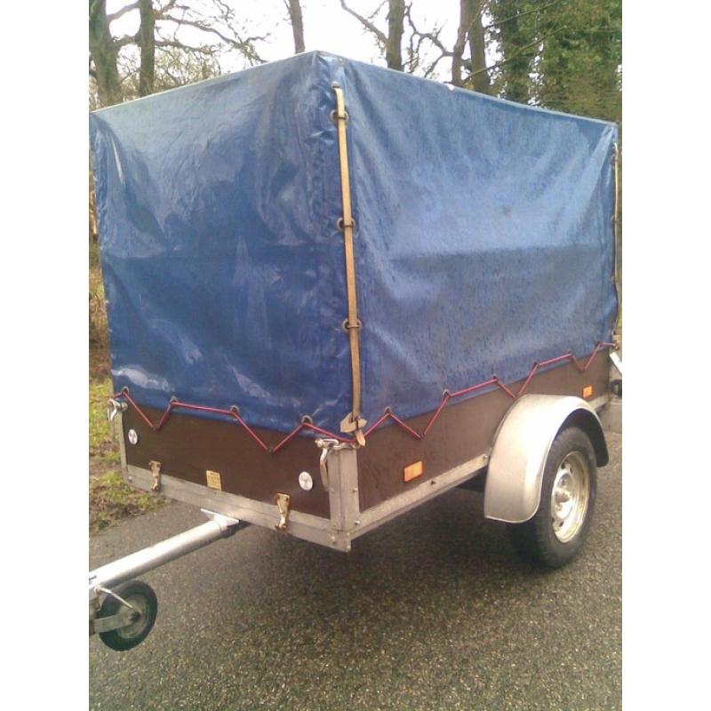 Te Huur   Motor trailer Voor 2 motoren incl. 2x inrijklemmen en spanbanden. ideaal voor vakantie buitenland