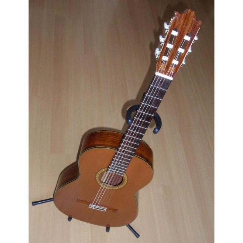 Jack Benner AG-6 BK acoustische gitaar Black  Jack Benner AG-6 BK Steelstring gitaar Zwart. Inclusief standaard