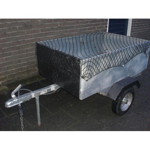 te koop bagagewagen   Te koop bagagewagen moet wel opgeknapt worden. Is helemaal van metaal, goede banden plus een reserv