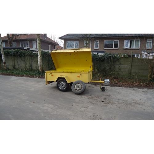Bagagewagen met vaste deksel en imperiaal   Te koop i.z.g.s.t. bagagewagen met deksel en imperiaal en reservewiel. Profiel banden en banden ze