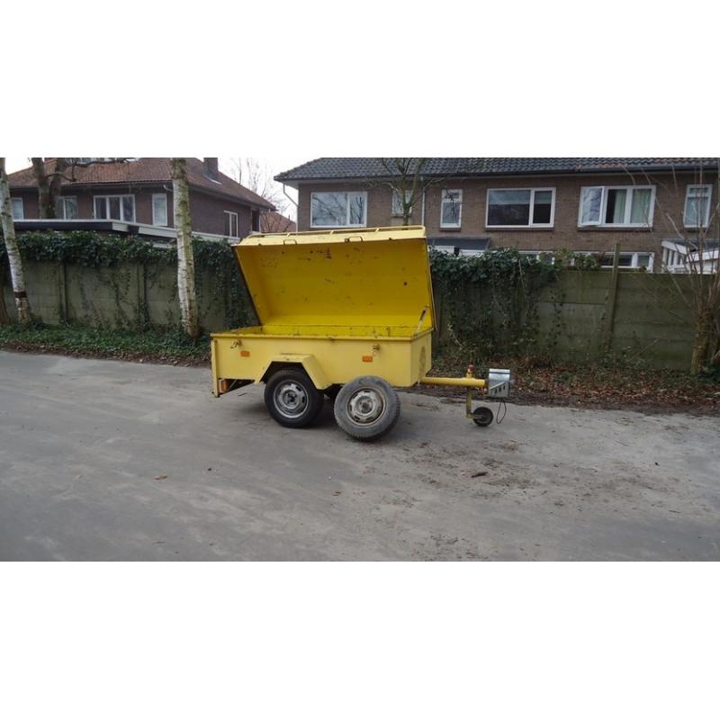 Bagagewagen met vaste deksel en imperiaal   Te koop i.z.g.s.t. bagagewagen met deksel en imperiaal en reservewiel. Profiel banden en banden ze
