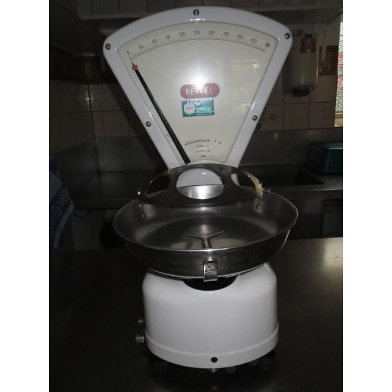 Groente-Fruitstelling te koop   Groente- en fruitstelling te koop Compleet met spiegels en verlichting. Afmeting : L 500 x B 120  