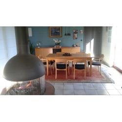 eettafel voor 6 personen (eventueel met bijhorende stoelen)