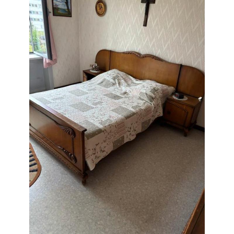 oude slaapkamer in goede staat