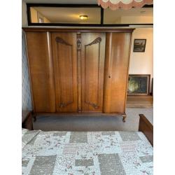 oude slaapkamer in goede staat