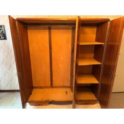 oude slaapkamer in goede staat