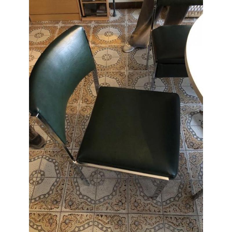 eettafel met 3 stoelen en L-bank