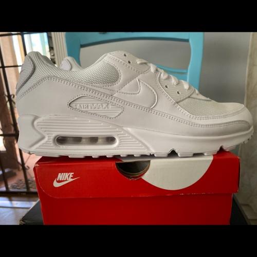 Nike air max 90 maat 35 t/m 46 verschillende kleuren €40 made in China