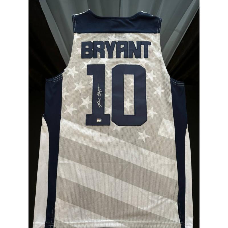 Jersey USA KOBE BRYANT # 10 gesigneerd gesigneerd Wit PSA / DNA