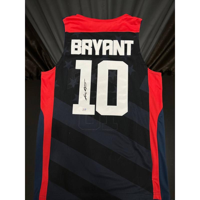 Kobe Bryant USA donkerblauw / rood Handgesigneerde Jersey PSA / DNA authenticatie