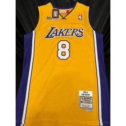 Gesigneerde gele trui Kobe Bryant Handgesigneerd PSA / DNA authenticatie
